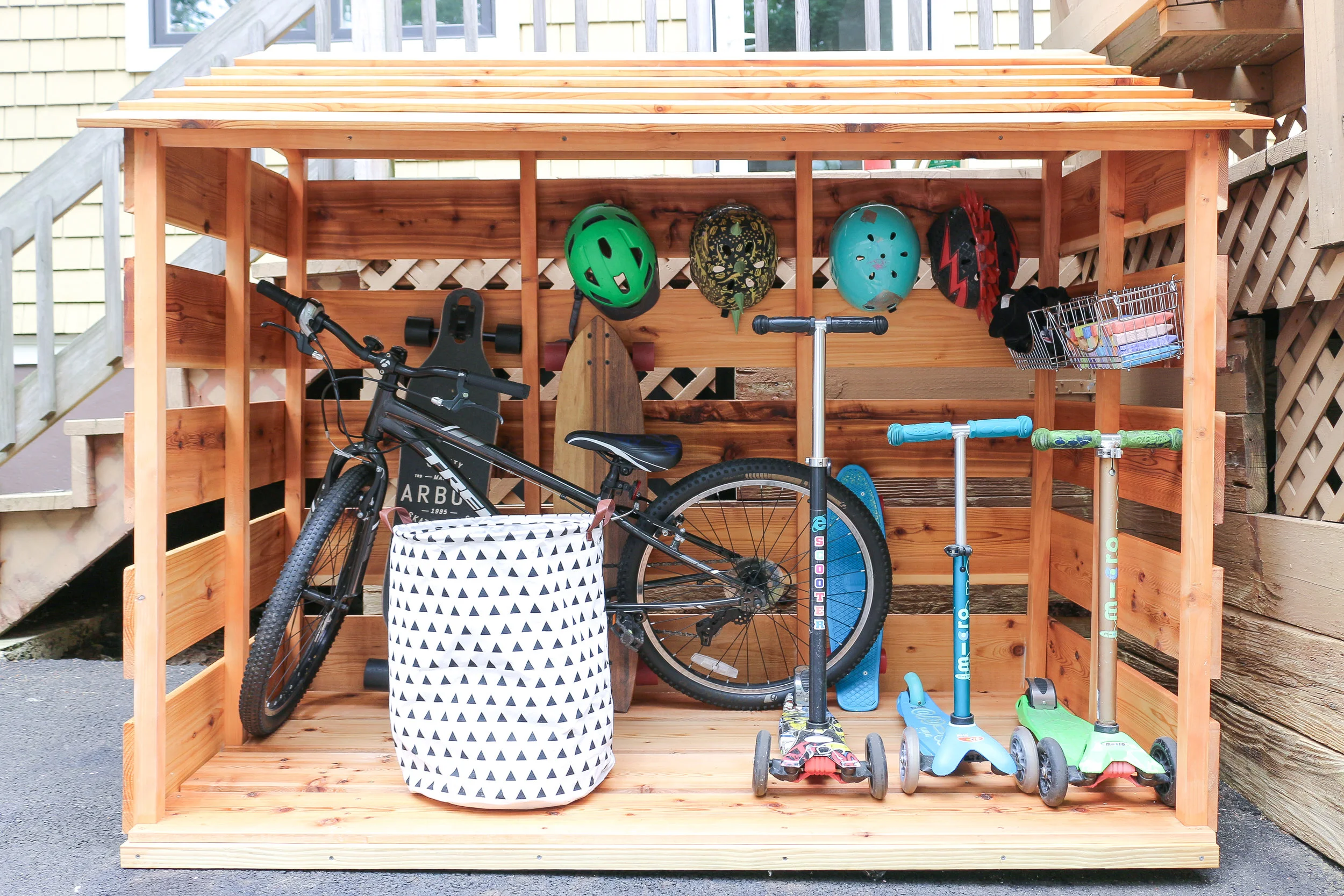 Compact Garden Room With Integrated Bike Storage