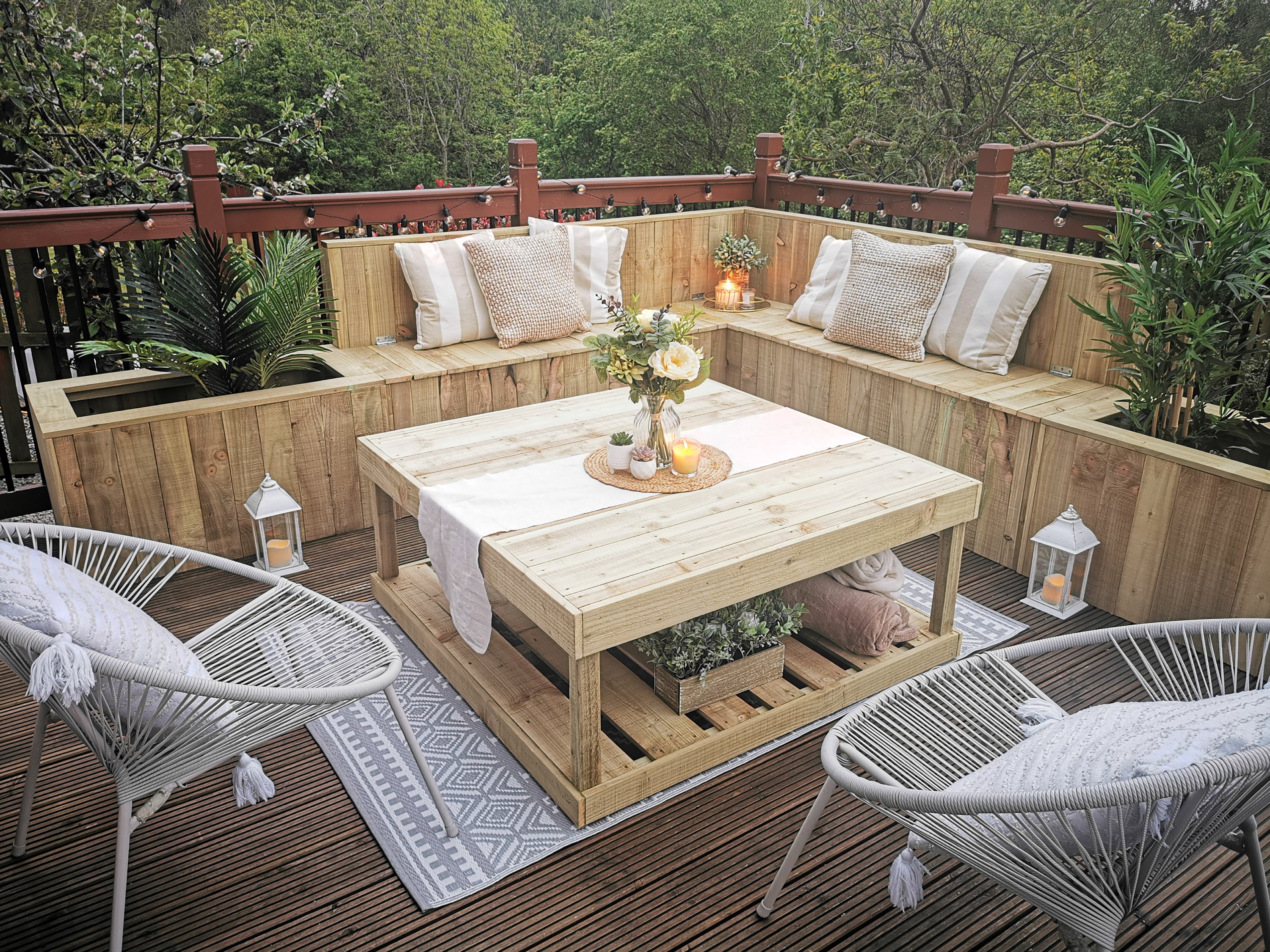 Corner Storage Seating Set for Space Optimization